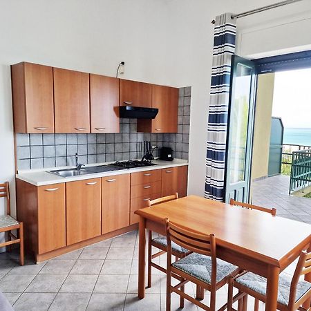 Villa Anita Apartments Capo dʼOrlando Dış mekan fotoğraf