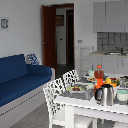 Villa Anita Apartments Capo dʼOrlando Dış mekan fotoğraf