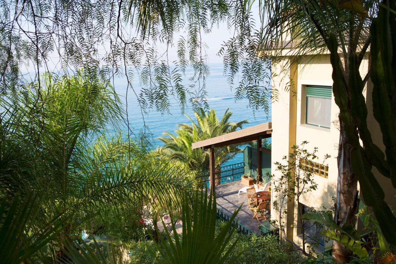 Villa Anita Apartments Capo dʼOrlando Dış mekan fotoğraf