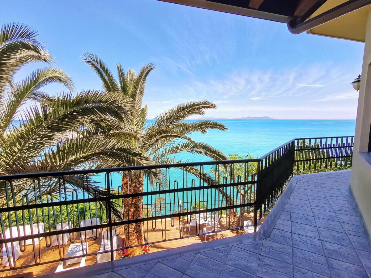 Villa Anita Apartments Capo dʼOrlando Dış mekan fotoğraf