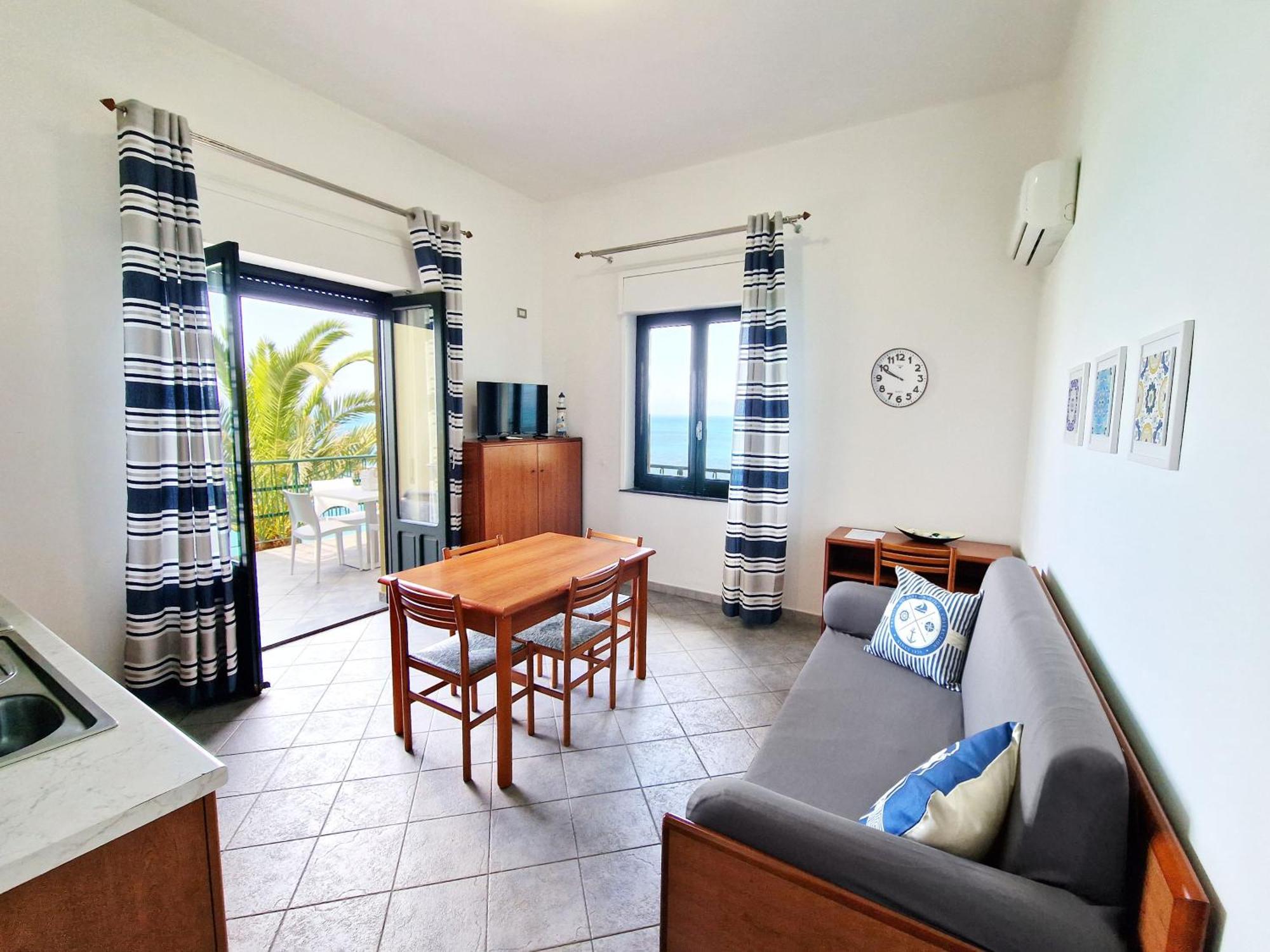 Villa Anita Apartments Capo dʼOrlando Dış mekan fotoğraf