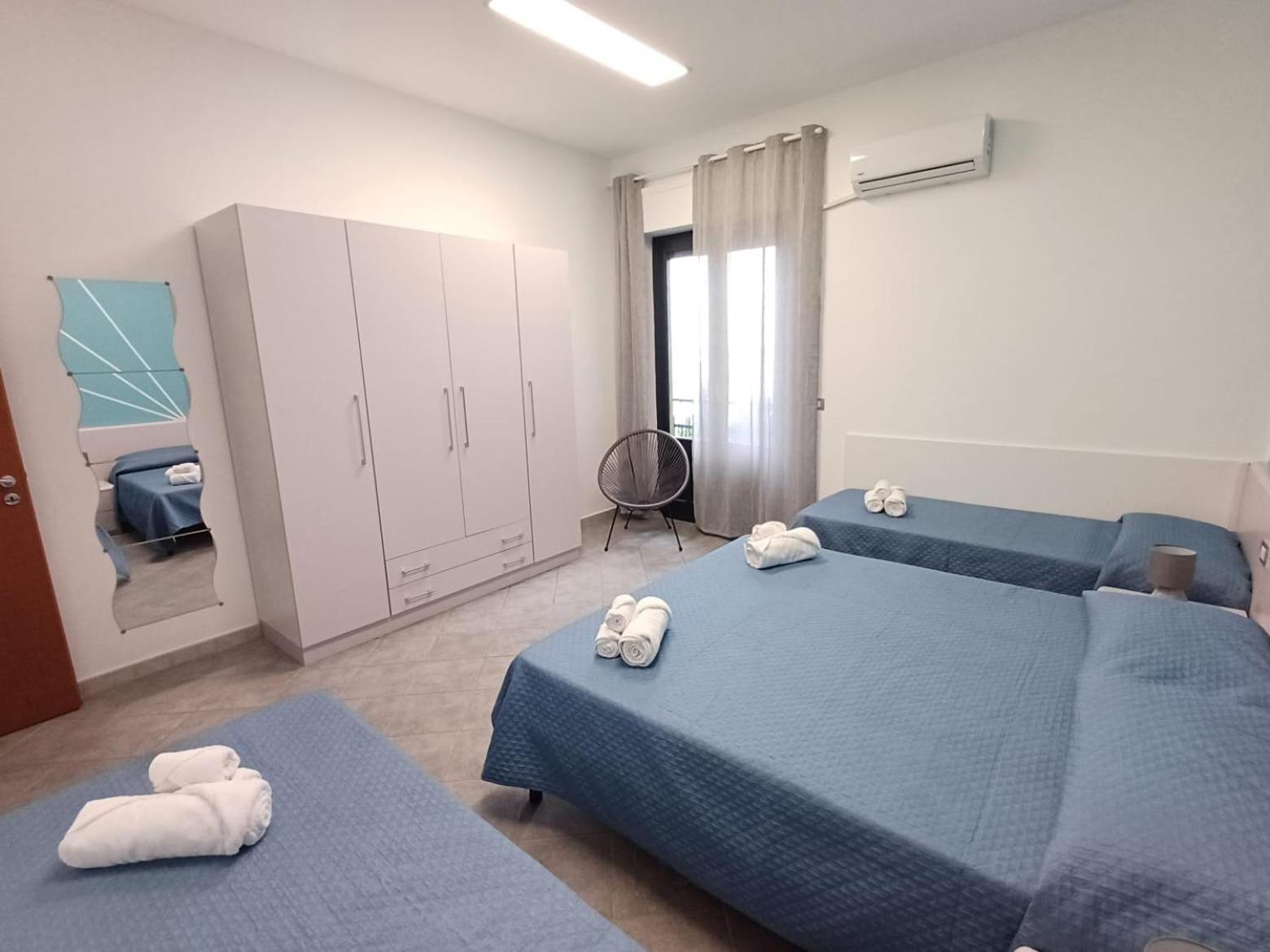 Villa Anita Apartments Capo dʼOrlando Dış mekan fotoğraf